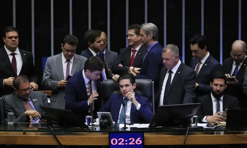 Votações na Câmara mostram posições de mineiros sobre ambiente e foro parlamentar
