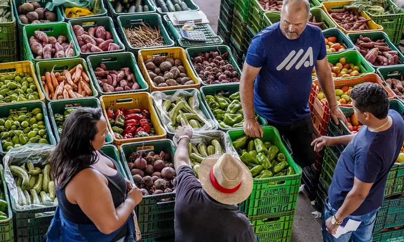 Países pobres enfrentam alta na conta de alimentos mesmo com queda dos cereais