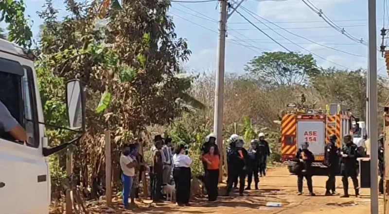 Famílias continuam na Santa Luzia após novas derrubadas no Distrito Federal