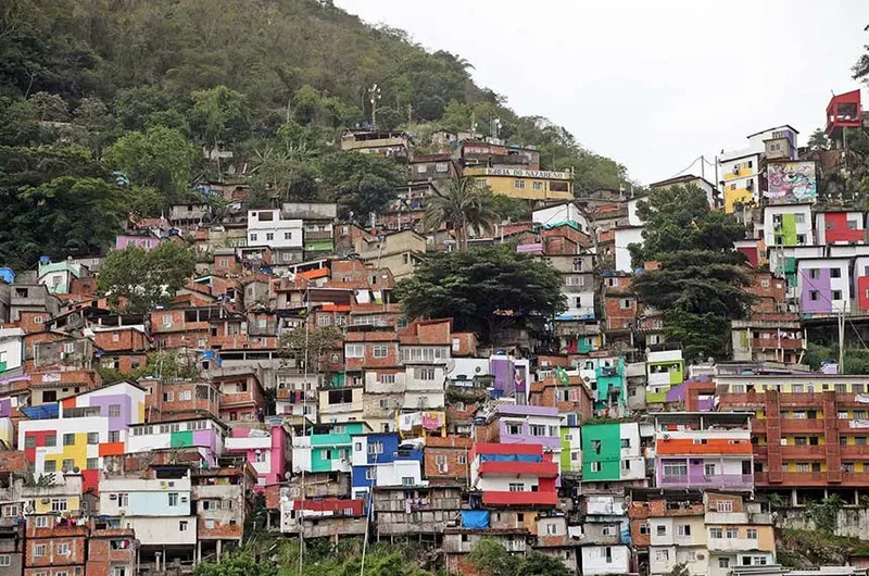 Mangueira amplia acesso à educação e ao empreendedorismo nas periferias