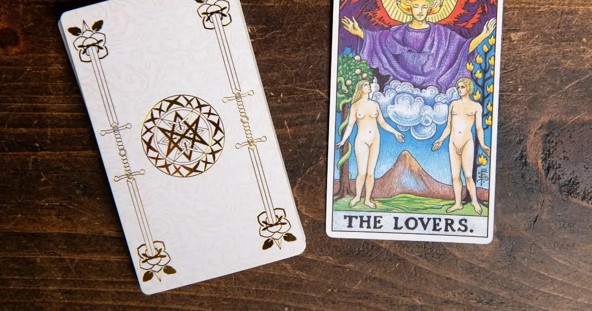 Carta Os Enamorados destaca identidade, reciprocidade e decisões no amor