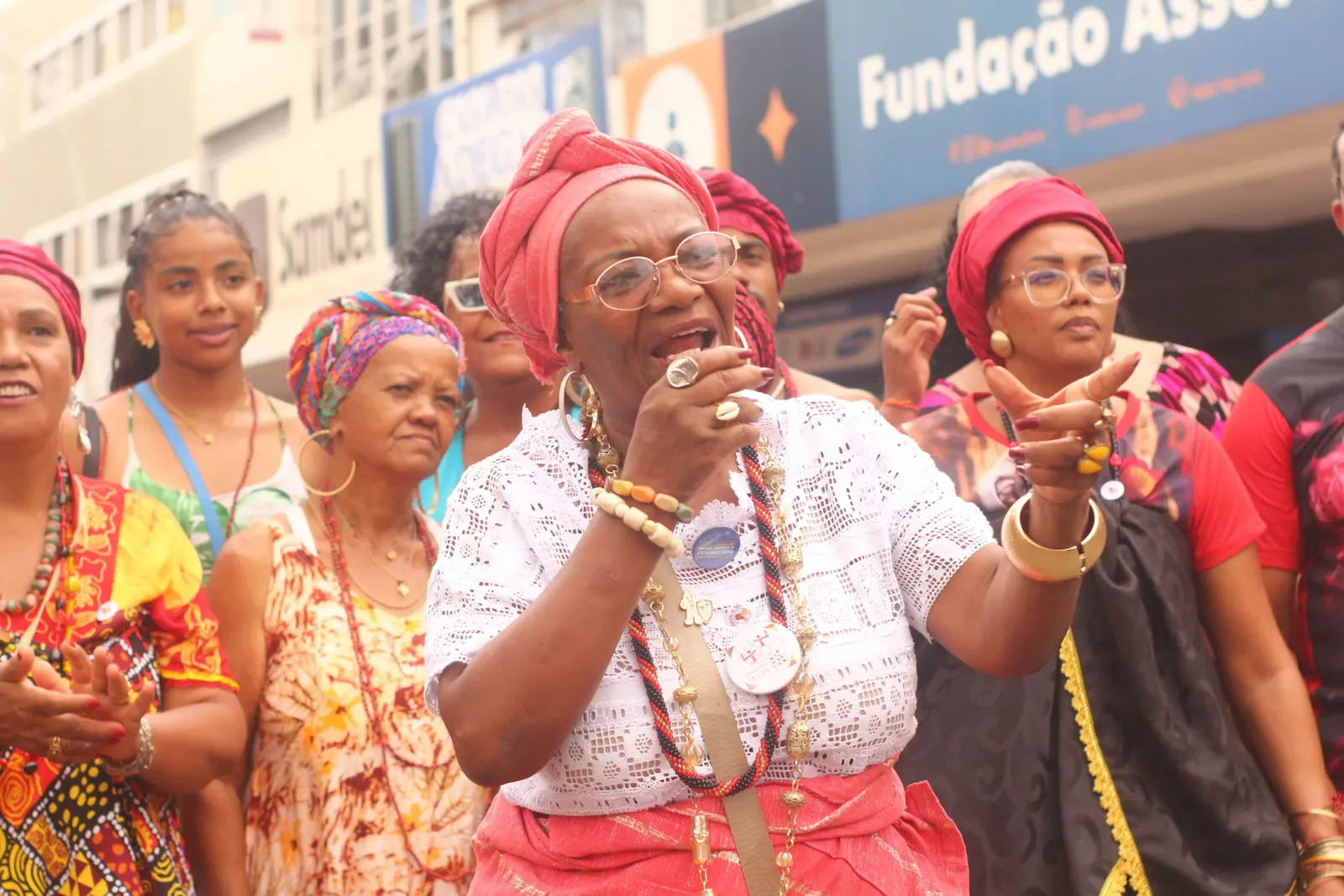 Caminhos de Exu ocupa avenida de Brasília contra o racismo religioso
