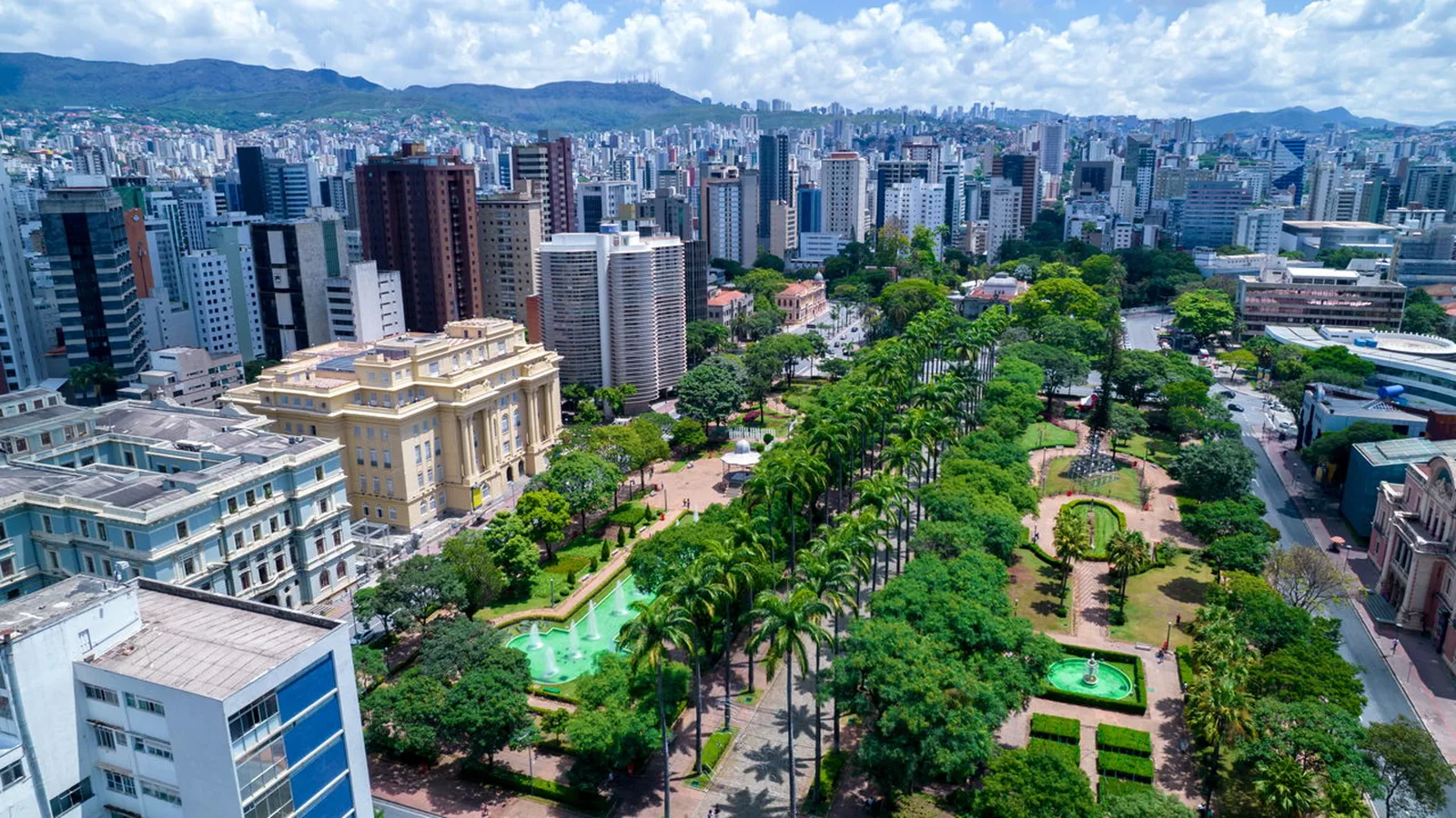 Belo Horizonte combina Pampulha, mercados e a Serra do Curral