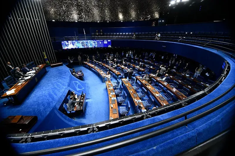Pesquisas usam critérios diferentes para medir disputa ao Senado no Rio