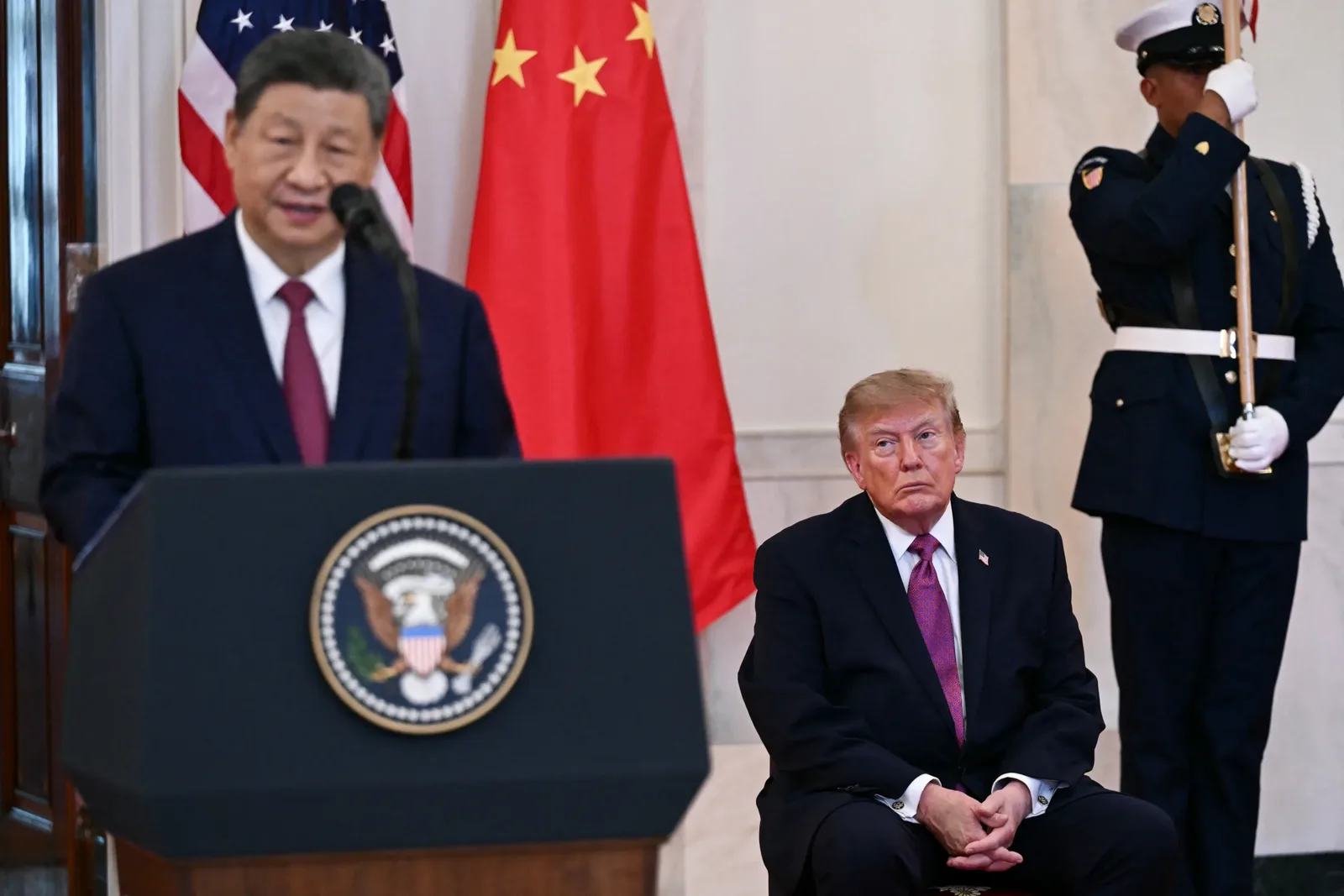 Xi Jinping e Donald Trump iniciam reunião bilateral em Washington