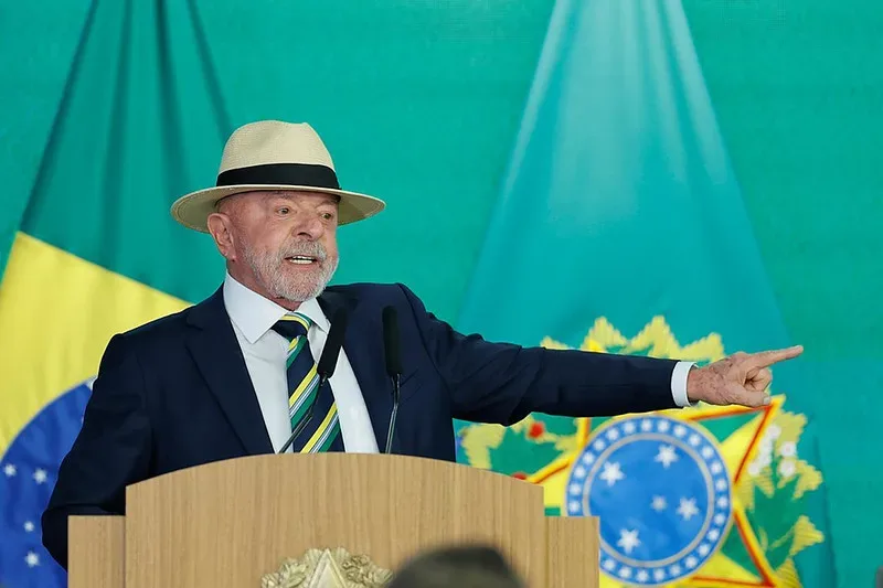 Lula pede investigação sem blindagem no caso Banco Master