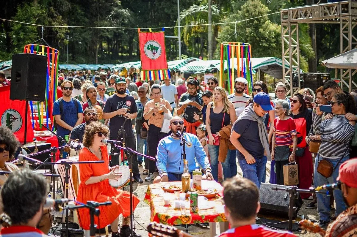 Feira da Reforma Agrária reúne alimentos, cultura e música em Belo Horizonte