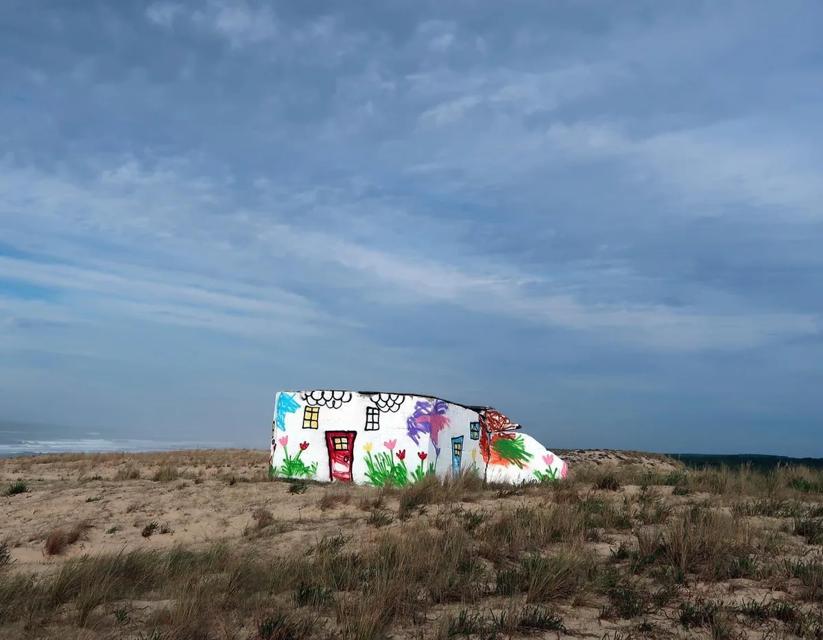 The Wa leva desenhos infantis a bunkers abandonados na França
