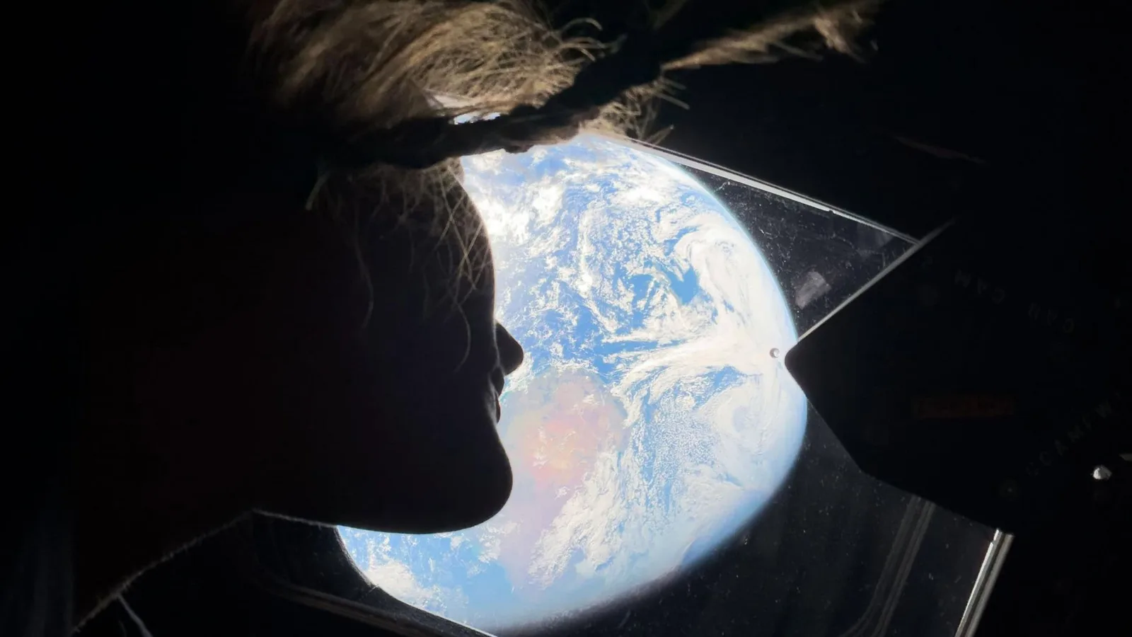Astronautas podem ter mais fraturas no quadril após longas missões, diz pesquisa