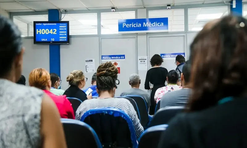 INSS informa fim da fila de perícias, mas 224 mil aguardam resultado