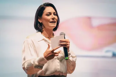 Michelle Bolsonaro lidera disputa ao Senado no Distrito Federal com 26%
