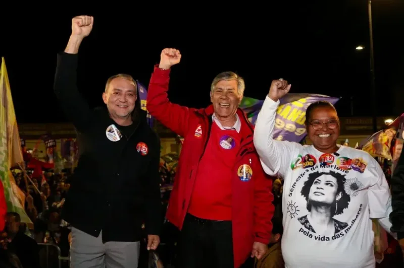 Edegar Pretto pede diálogo e alianças em ato político em Pelotas