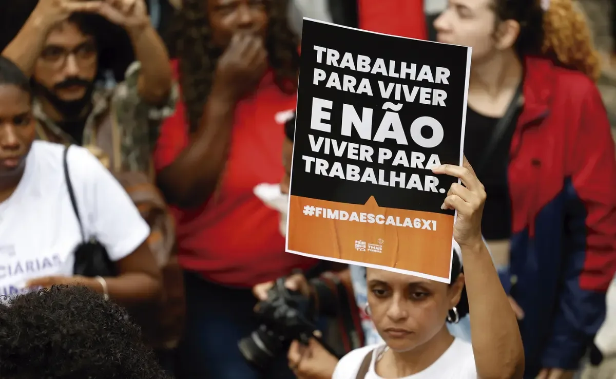 Votação do fim da escala 6×1 pode ficar para depois do primeiro turno