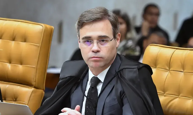 Mendonça afasta diretores da PF e suspende relatórios sobre autoridades