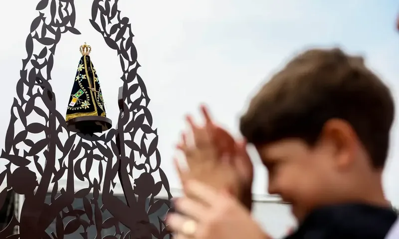 Disputa sobre Nossa Senhora Aparecida chega ao TSE e ao STF