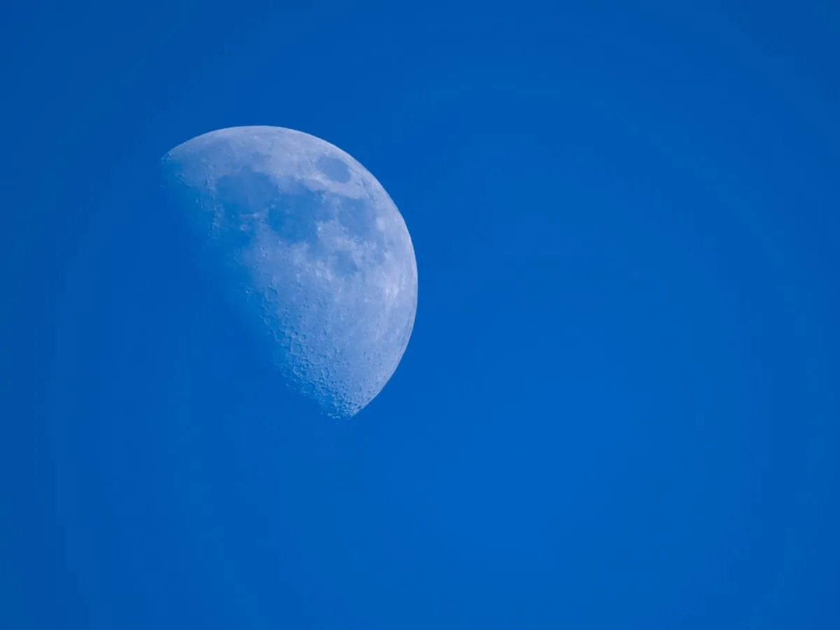 Modelo da NASA e IBM analisa imagens da Lua em busca de gelo e crateras