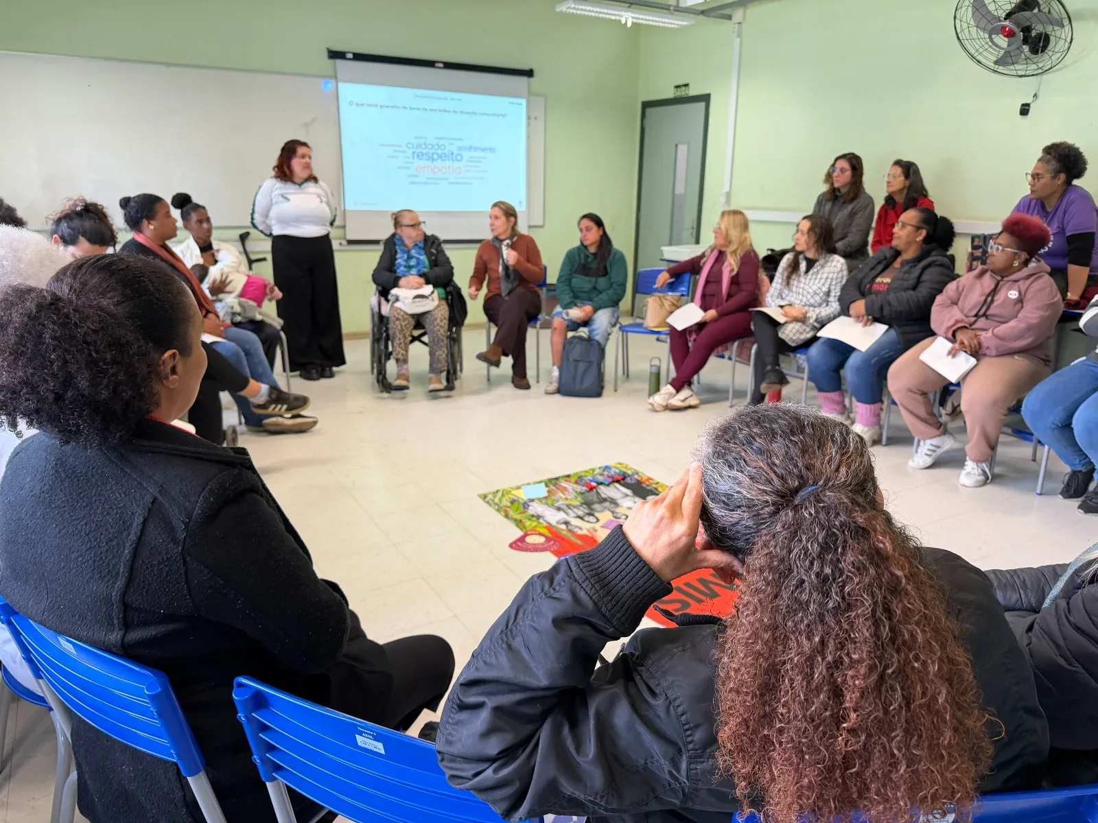 Vinte moradoras da Restinga concluem formação para defender direitos das mulheres