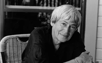 Ursula K. Le Guin em seis reflexões sobre escrita, gênero e velhice