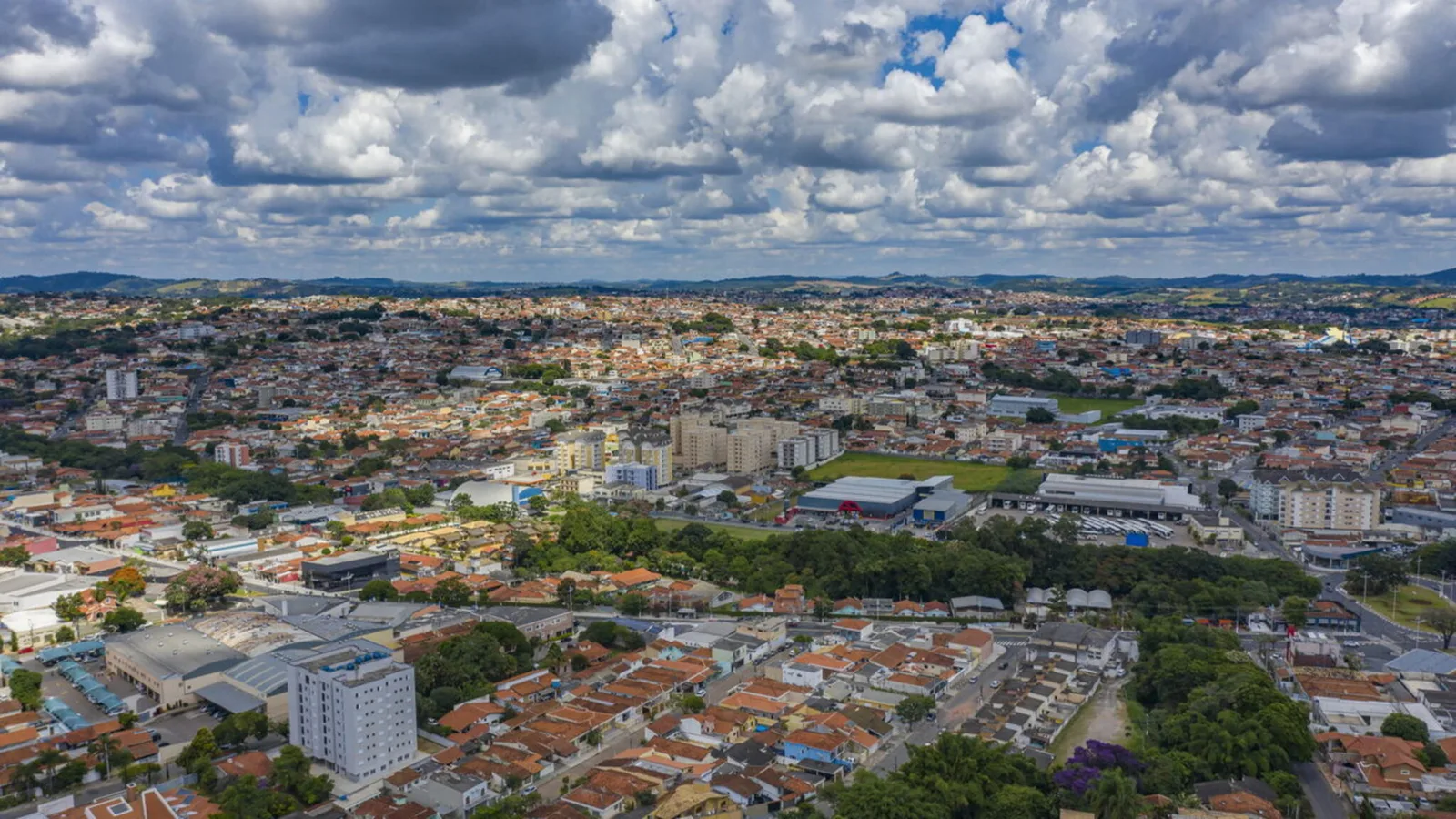 Atibaia recebe título de Capital Nacional do Morango e reúne serra, trilhas e história