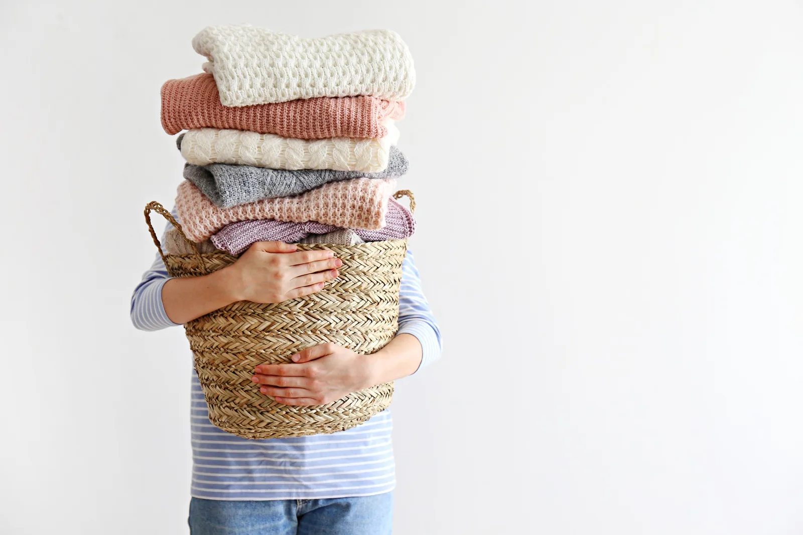 Cestos para roupa suja que combinam com o quarto e a lavanderia