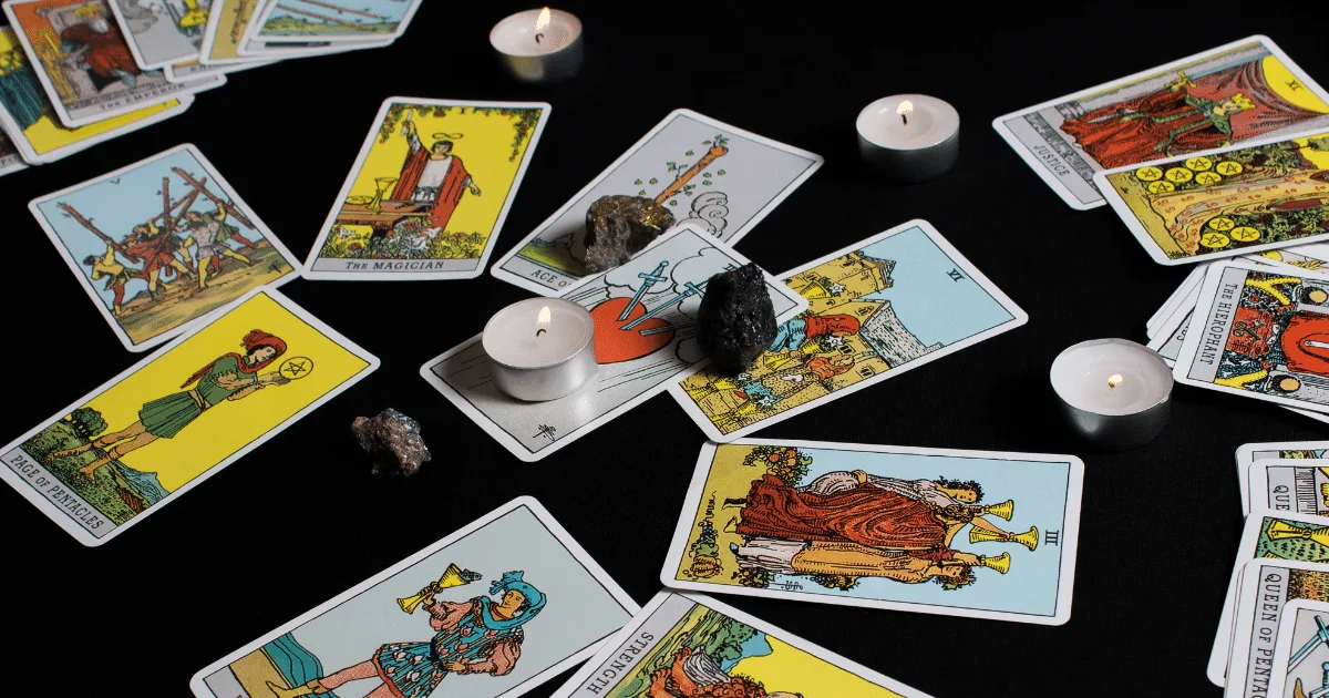 Tarot desta sexta-feira indica reflexão e mudanças para os signos