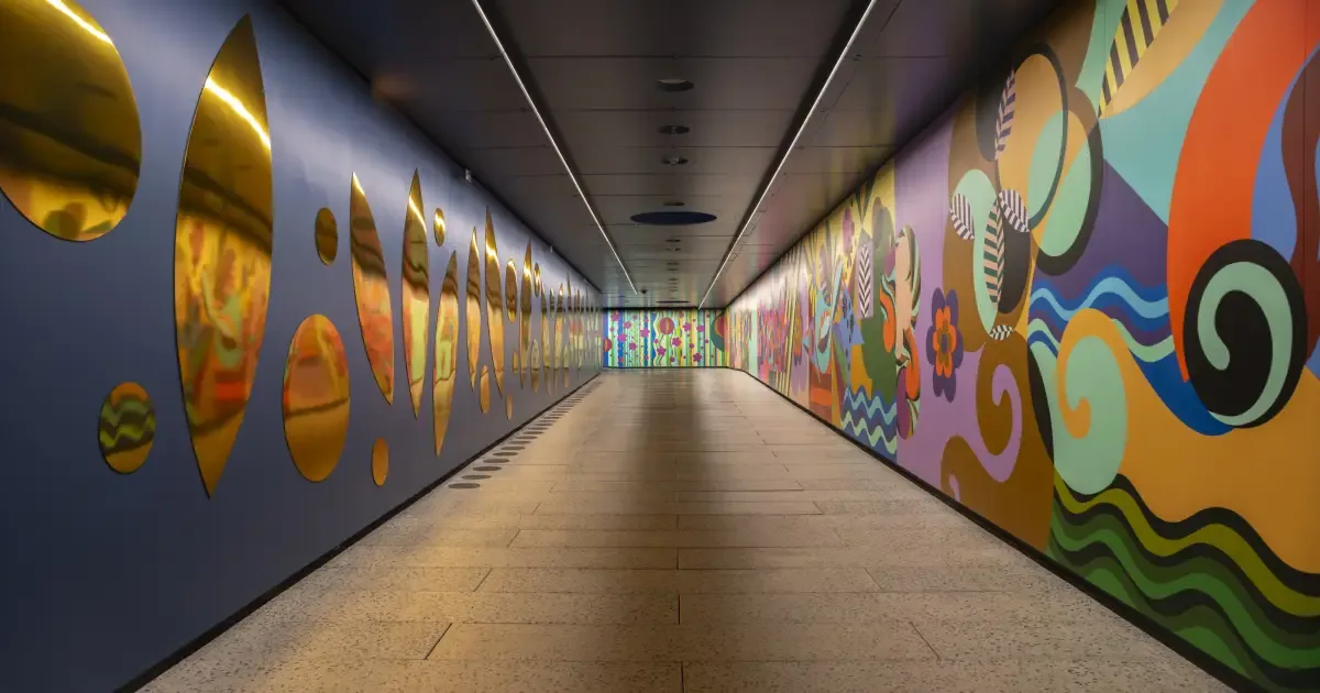 Masp inaugura passagem subterrânea com obra permanente de Beatriz Milhazes