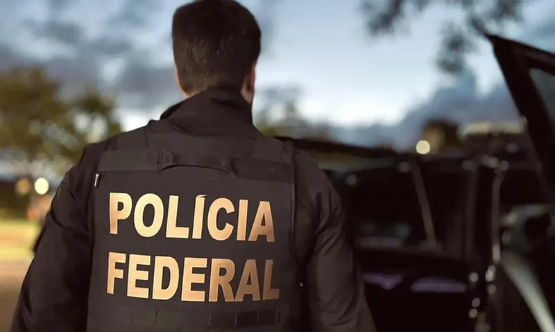 Diretores da PF deixam cargos à disposição em reação a afastamento