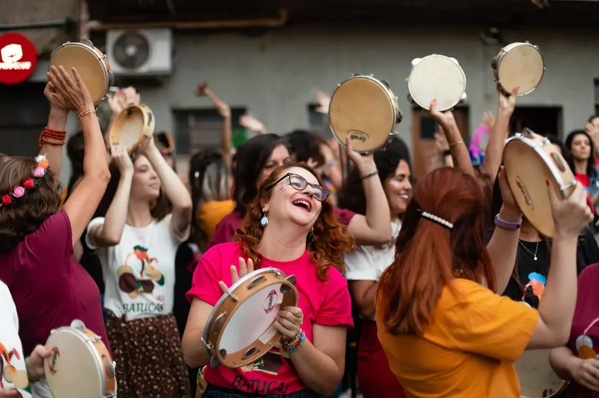 Oficina em Porto Alegre reúne percussão e canto para mulheres