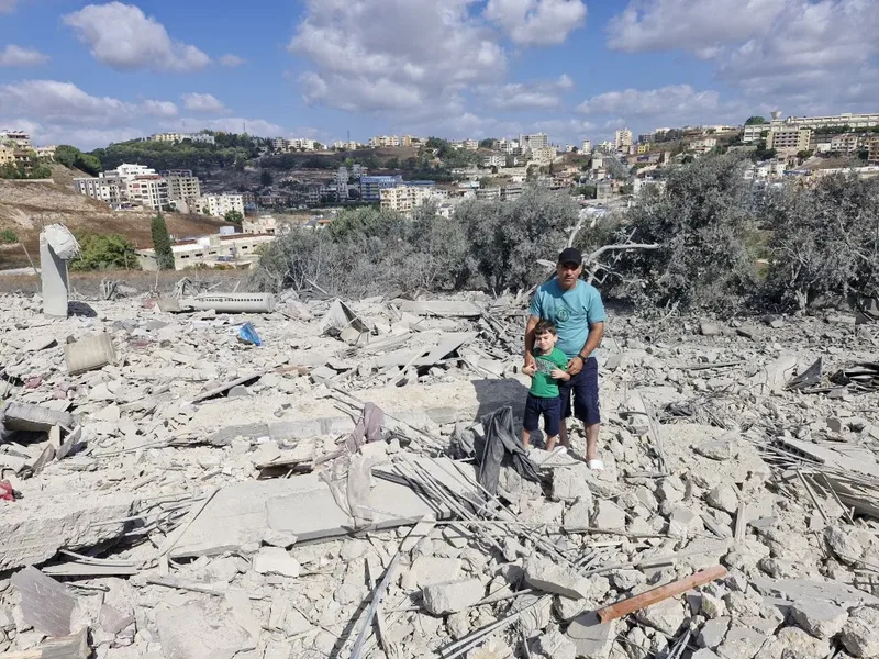 Ataques israelenses matam quatro pessoas no sul do Líbano, dizem autoridades