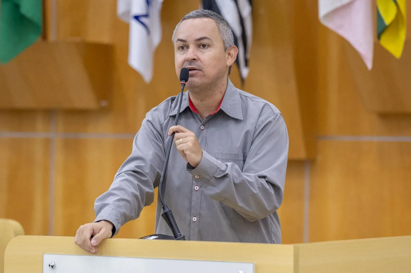 Weller Gonçalves propõe jornada 4×3 e desmilitarização da PM