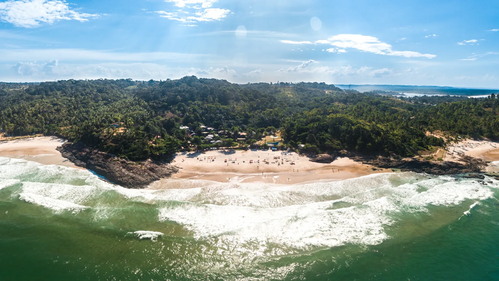 Itacaré reúne praias, trilhas, rios e cachoeiras em roteiros pela Mata Atlântica