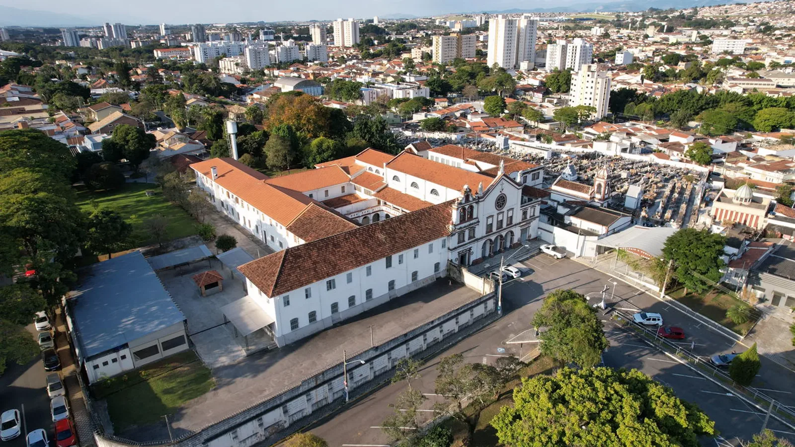 Taubaté preserva o casarão onde Monteiro Lobato passou a infância