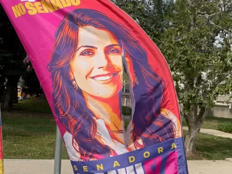Materiais de campanha de Manuela d’Ávila são vandalizados em Porto Alegre