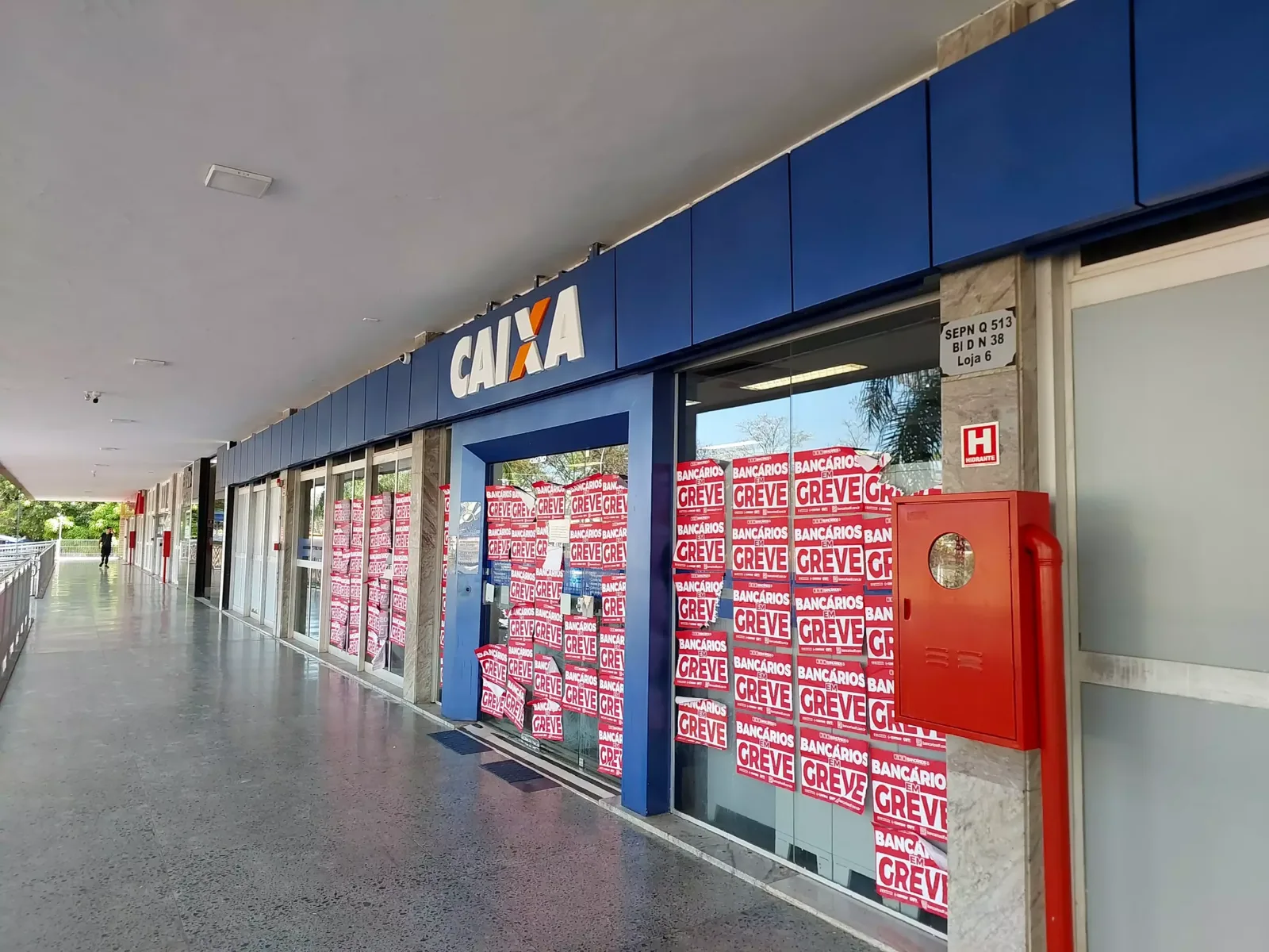 Bancários da Caixa no Distrito Federal rejeitam proposta e mantêm greve