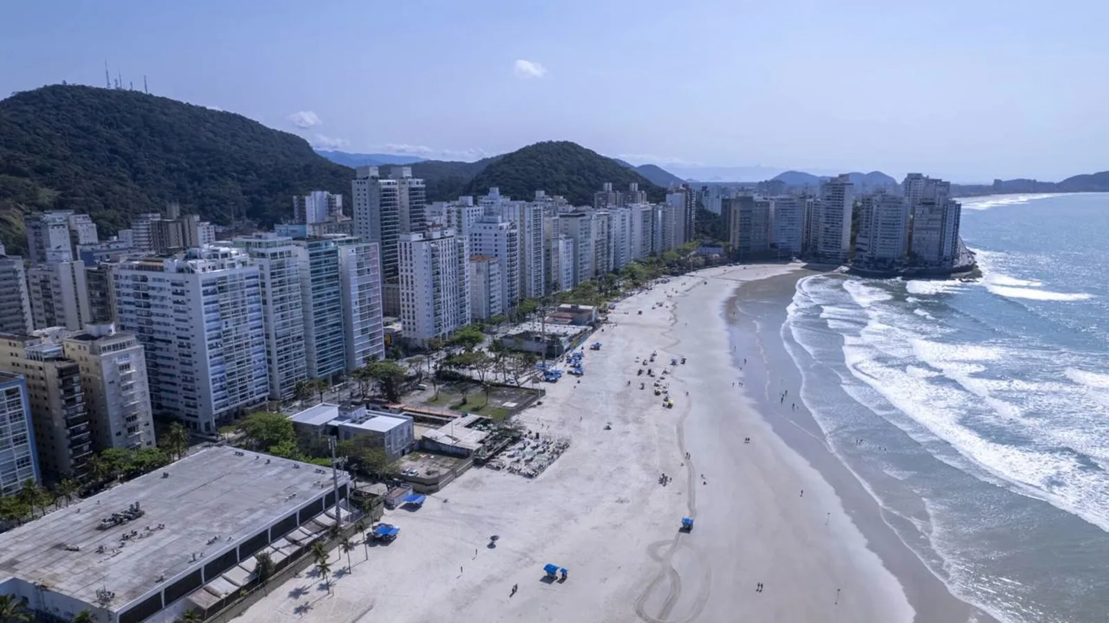 Guarujá reúne praias, trilhas e áreas de Mata Atlântica perto da cidade
