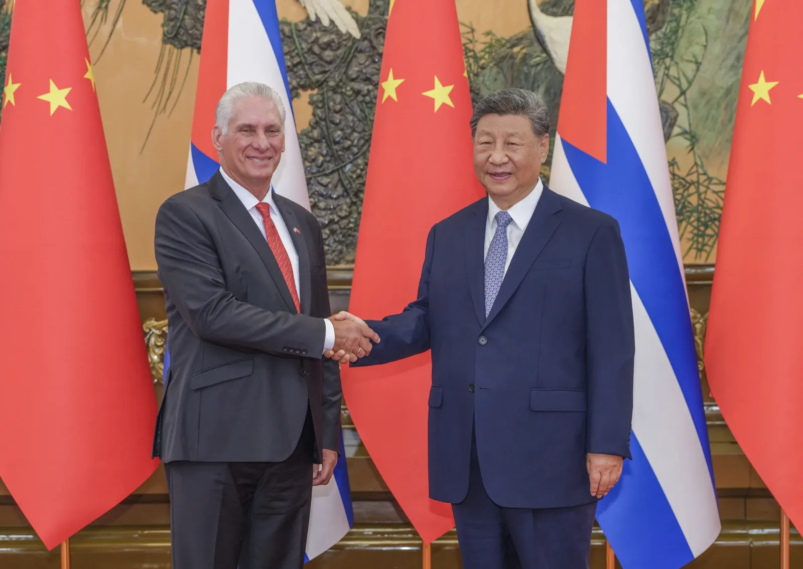 China reafirma apoio a Cuba no aniversário de 66 anos de relações diplomáticas