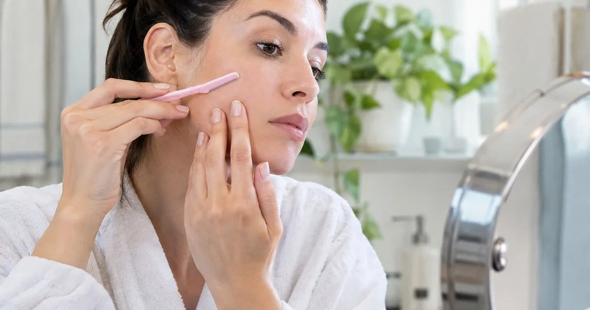Dermaplaning em casa pode causar cortes, irritação e manchas