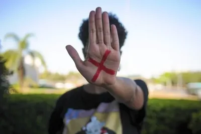 Feminicídios no Brasil são precedidos por violências e falhas na proteção